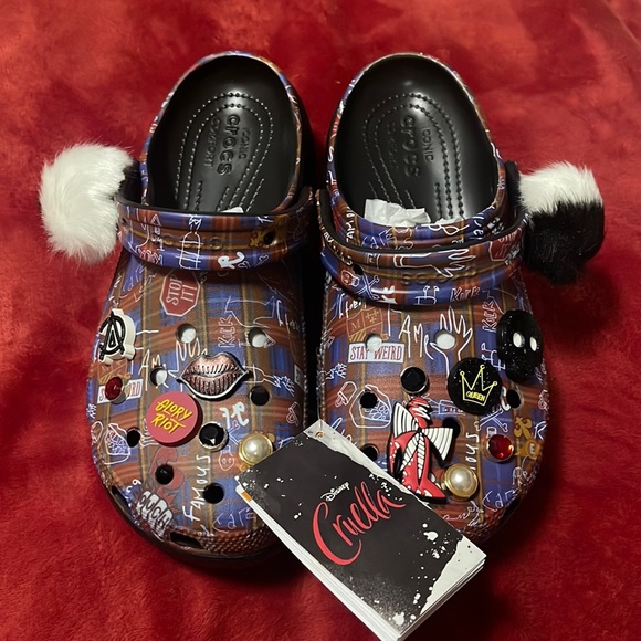 CROCS Shoes Nwt Crocs X Cruella Classic Ii Platform Clogs W9 Poshmark